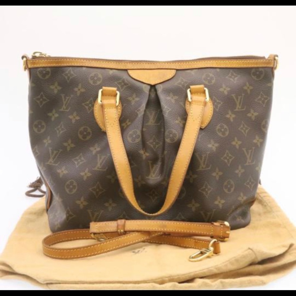 Louis Vuitton Shoulder bag
